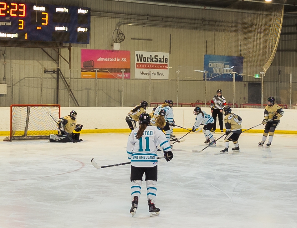 Weyburn Gold Wings encounter ice drama in weekend showdowns